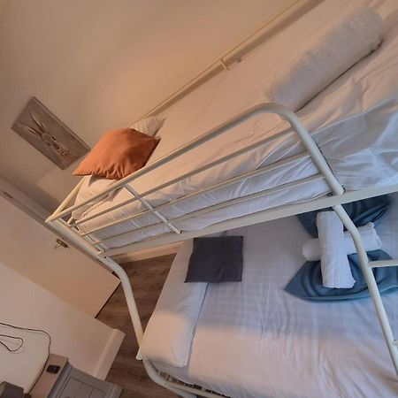 Eyre Square Lane Budget Rooms 골웨이 외부 사진