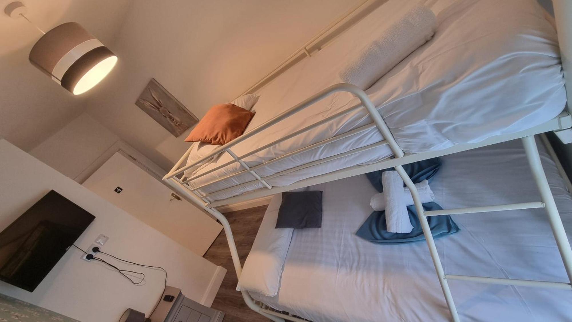 Eyre Square Lane Budget Rooms 골웨이 외부 사진