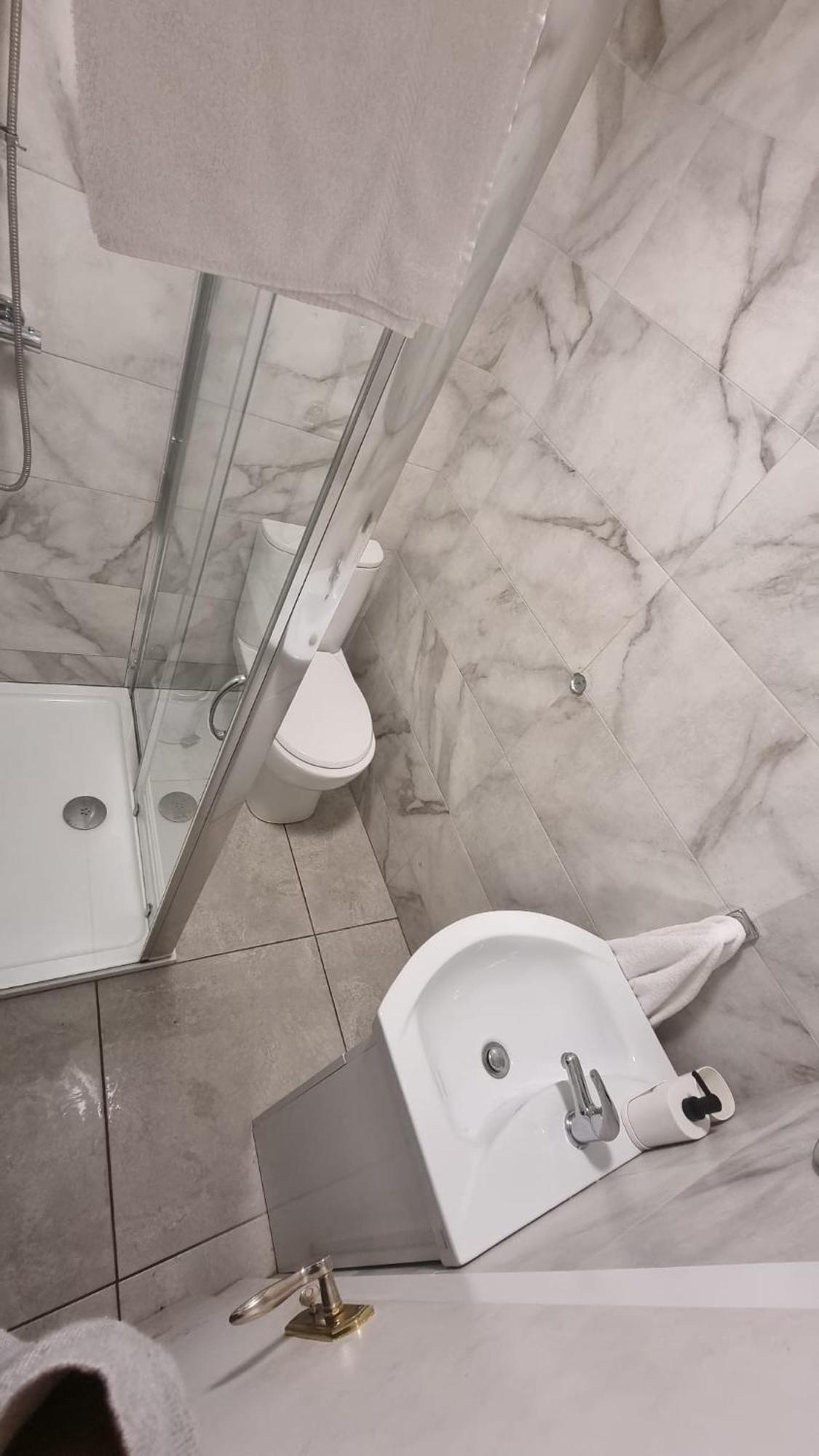 Eyre Square Lane Budget Rooms 골웨이 외부 사진