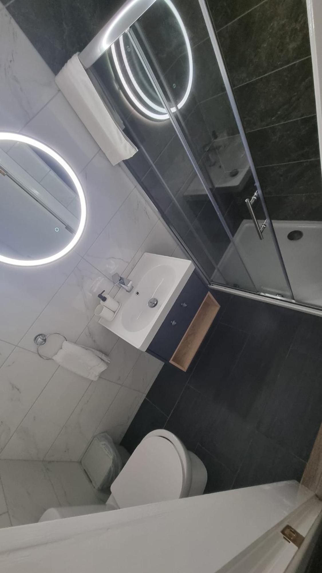 Eyre Square Lane Budget Rooms 골웨이 외부 사진