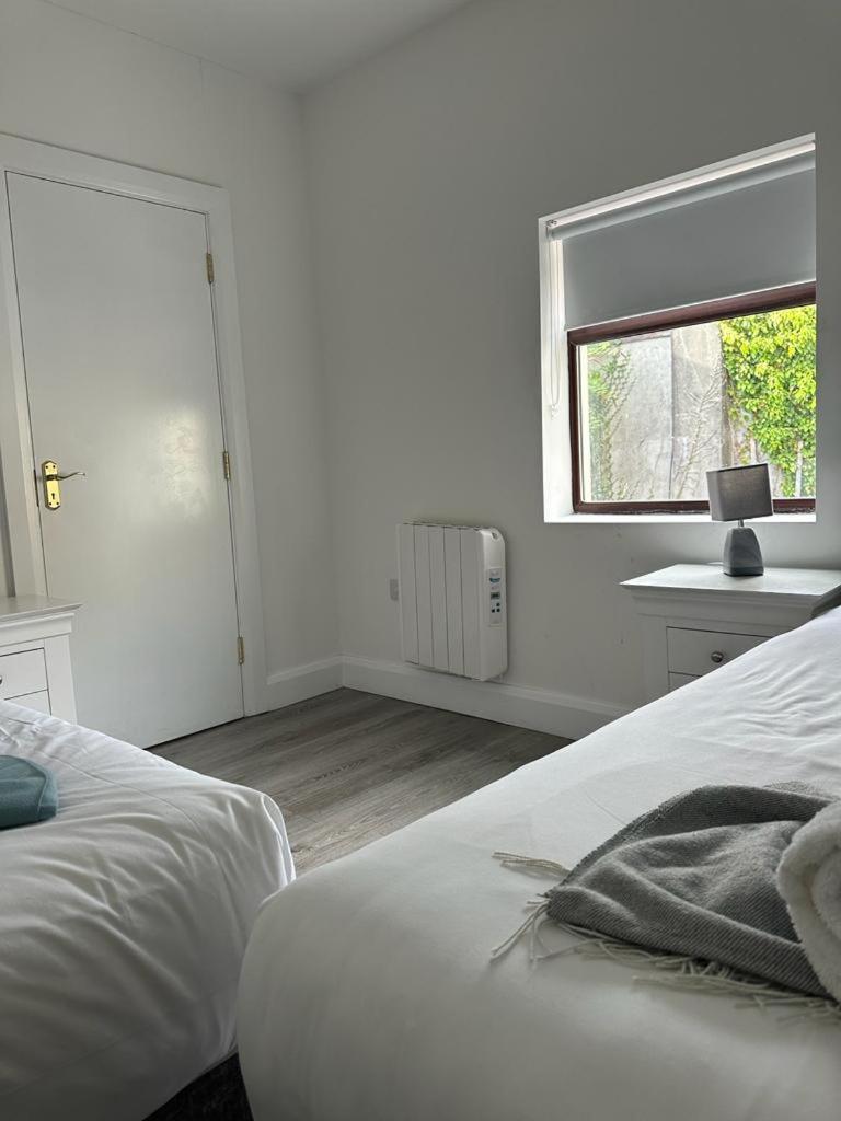Eyre Square Lane Budget Rooms 골웨이 외부 사진