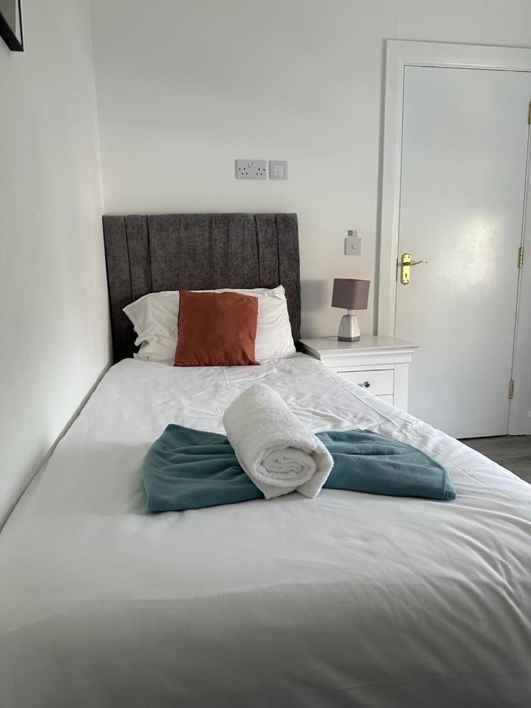 Eyre Square Lane Budget Rooms 골웨이 외부 사진